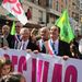 Manifestation de soutien à la maternité des Lilas